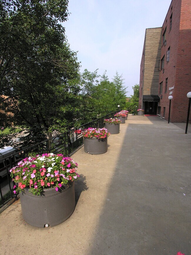 Front Entrance - Highmont