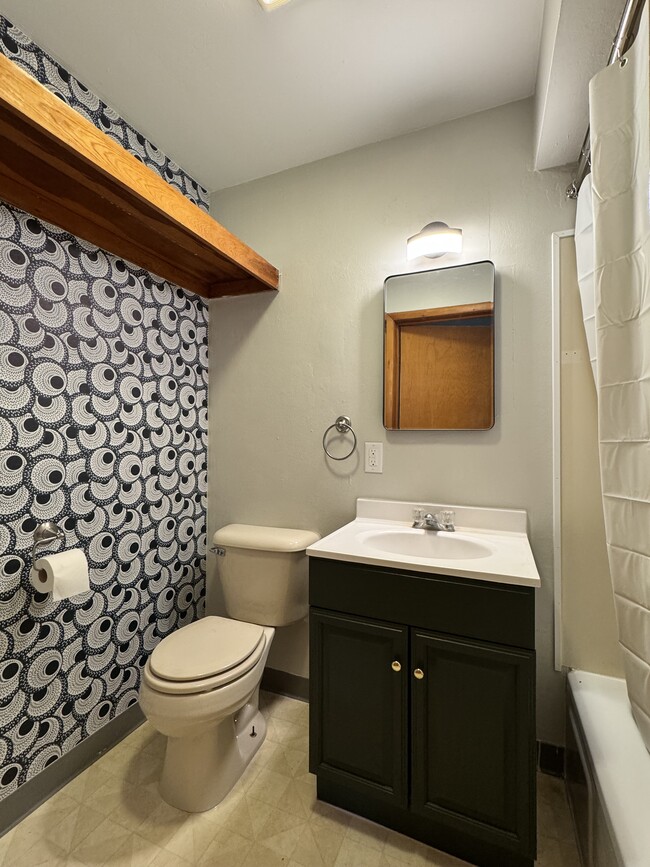 Photo - 441 Uhl St