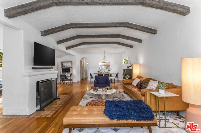 Photo - 11208 Kling St