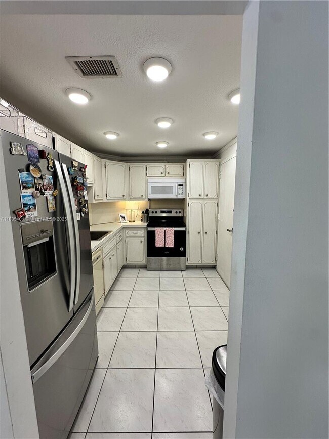 Photo - 300 Bayview Dr Unit 1209