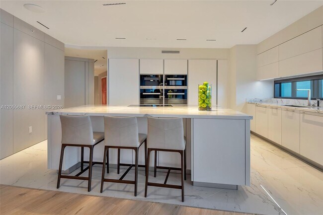 Photo - 18555 Collins Ave Unit 4705