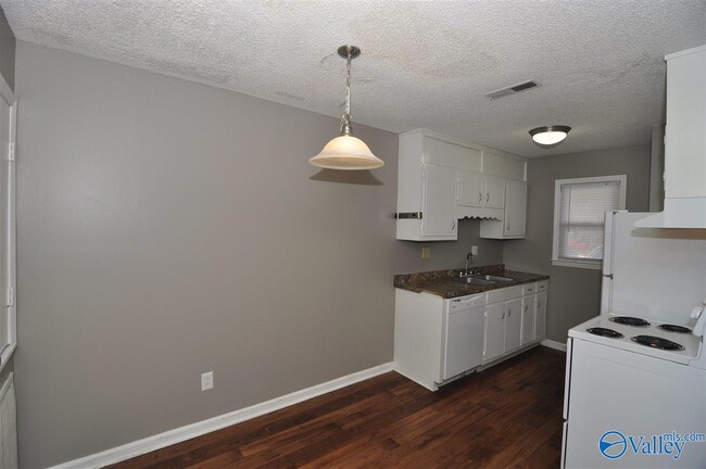 Photo - 3911 Talwell Dr SW Unidad 3