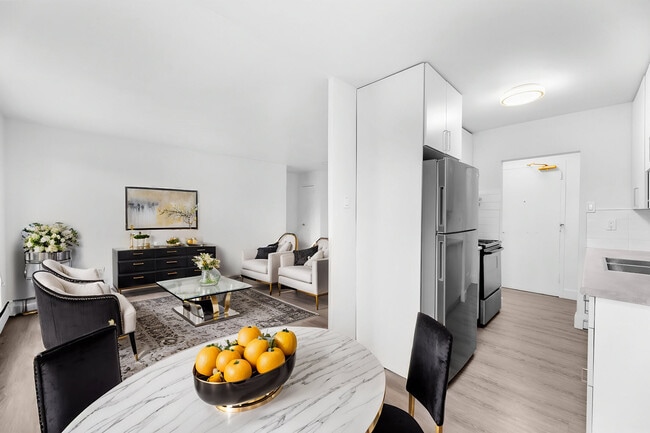 Building Photo - Noel Meadows