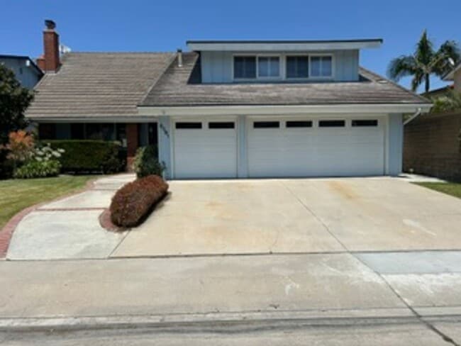 Building Photo - Spacious 4BR Home with Gated Pool, Chef’s Kitchen & 3-Car Garage