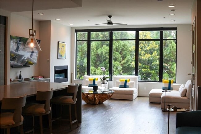 Photo - 908 Lenox Blvd