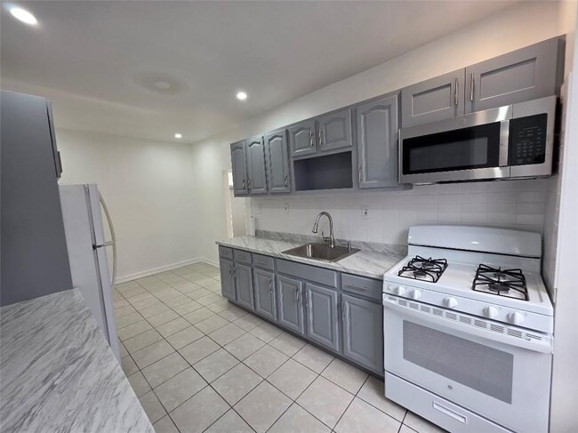 Photo - 292 Grafton St Unit 2