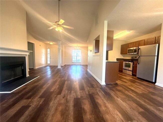 Photo - 164 Paces Overlook Trce