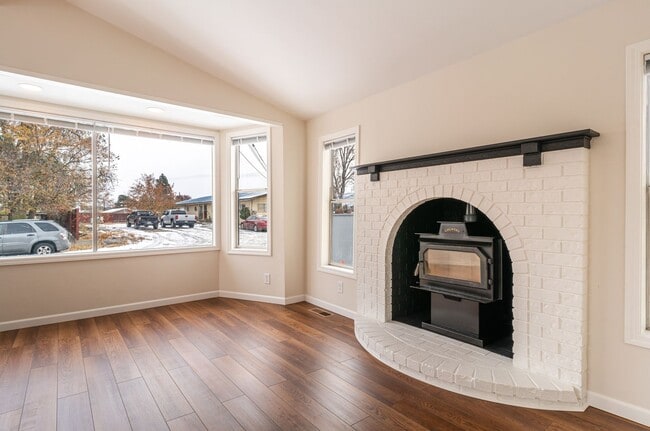 Photo - Huge Kitchen, 1000 sq ft Shop/Garage, Remo...