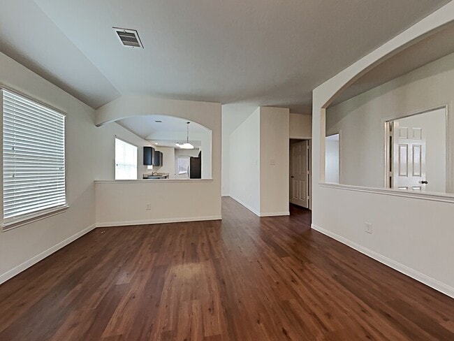 Photo - 2415 Hiacintas Way