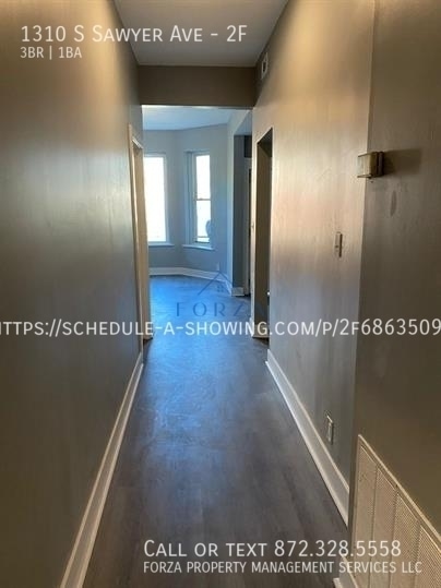 Building Photo - 1310 S Sawyer Ave Unit 2F