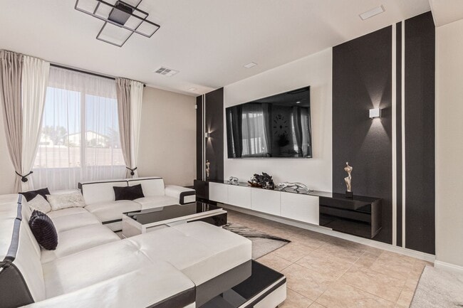 Photo - MODERN DESIGNED 4-BED, 3-BATH HOME IN SOUT...