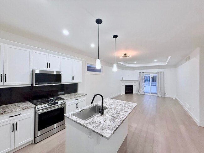 Building Photo - 140 Landings Psge