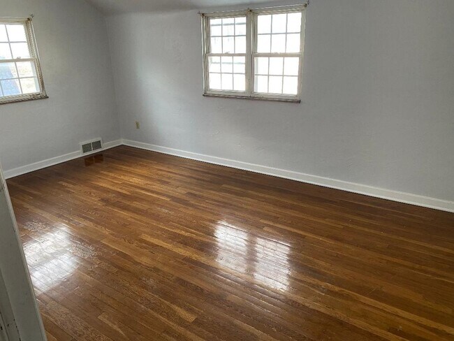 Photo - 4337 Clairton Blvd