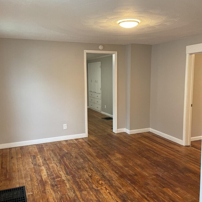 Photo - 105 Carlisle St