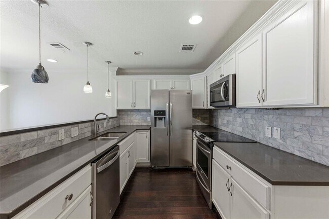 Photo - 1909 Crooked Ln