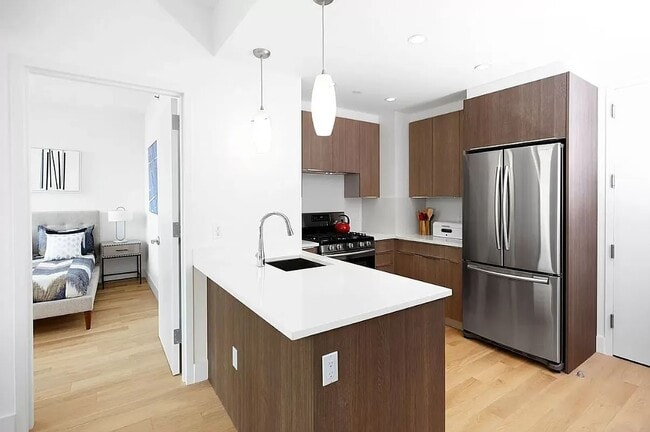 Building Photo - 41-22 24th St Rental