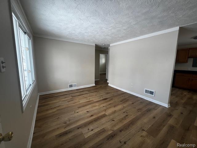 Photo - 17358 Reed St