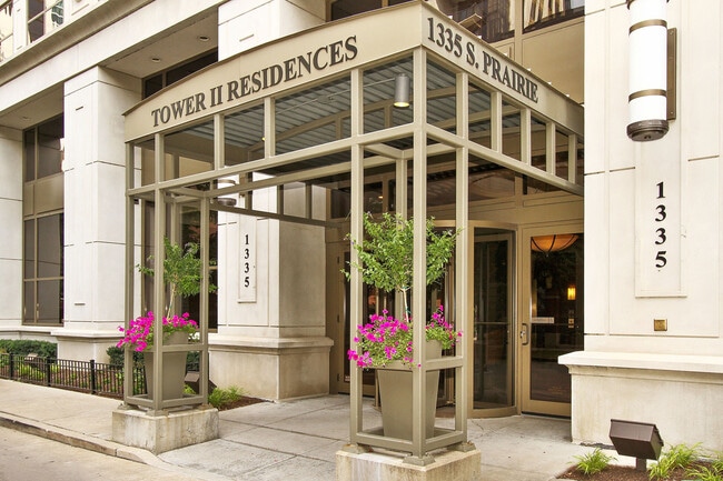 Photo - 1335 S Prairie Ave Unit 1409