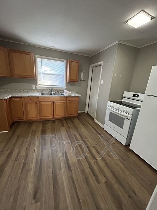 Photo - 304 E Park St