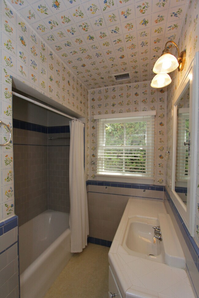 Photo - 3205 George Cir