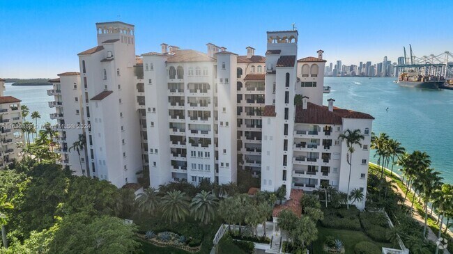 Building Photo - 5365 Fisher Island Dr Unit 5365 Rental