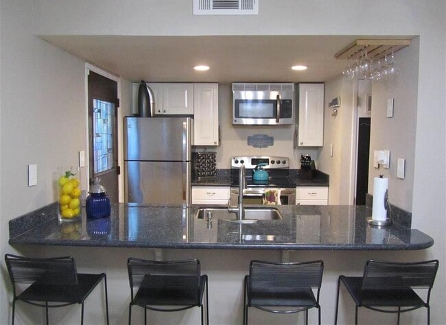 Kitchen - 5472 Roundtree Pl Townhome