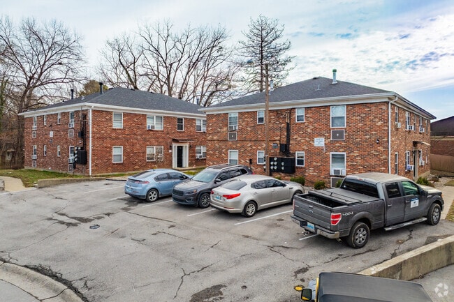 Community Image - Le Blanc Court