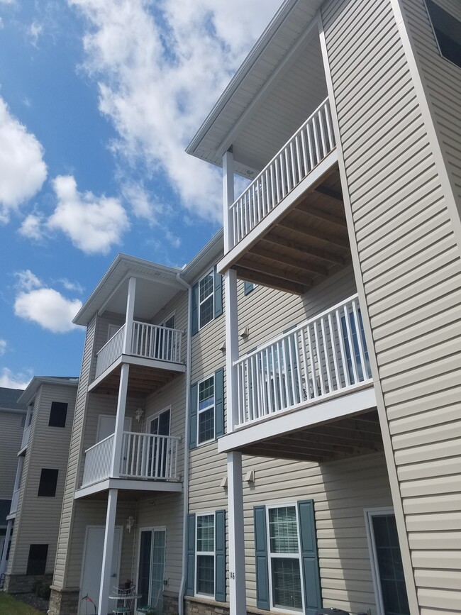 Photo - Meridian Hills Senior Apartments