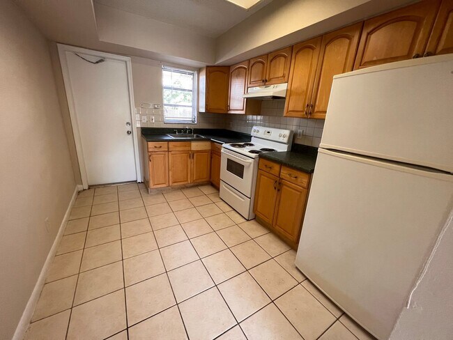 Photo - 716 SW 7th St Unit 2