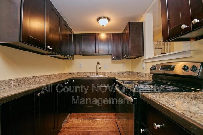 Photo - 4019 Oxford St