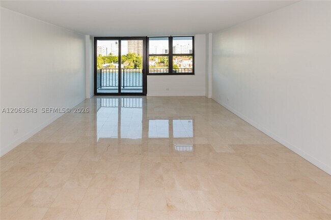 Building Photo - 10101 E Bay Harbor Dr Unit 404