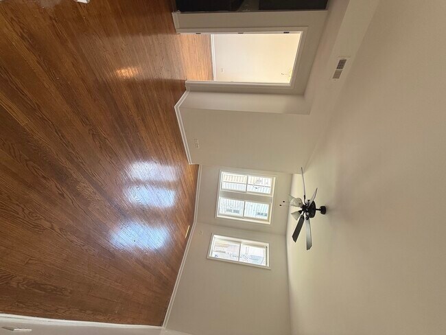 Photo - 7628 S Drexel Ave Unit 1N