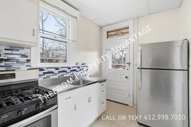 Building Photo - 412 Edgemont St Unit 2