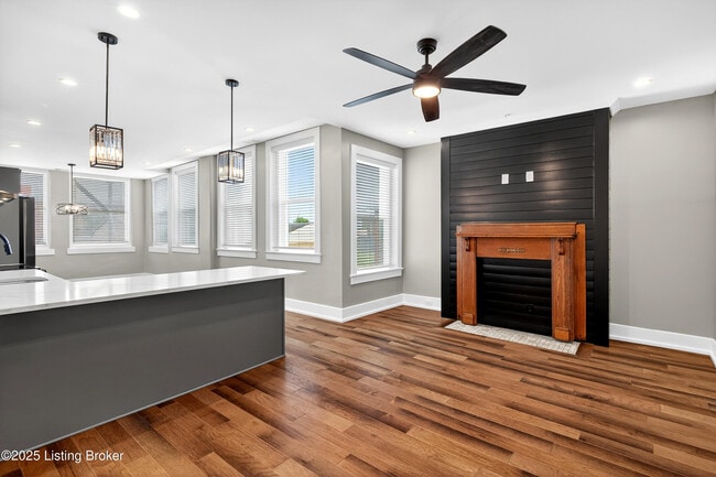 Building Photo - 1529 W Market St Unit 2