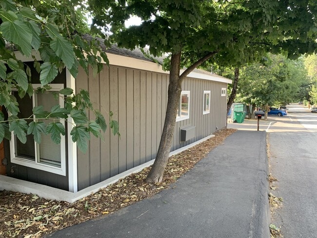 Photo - 13076 Ridge Rd