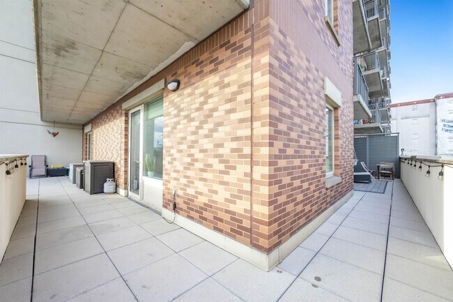 Photo - 3312 HUDSON Ave Unit 2C