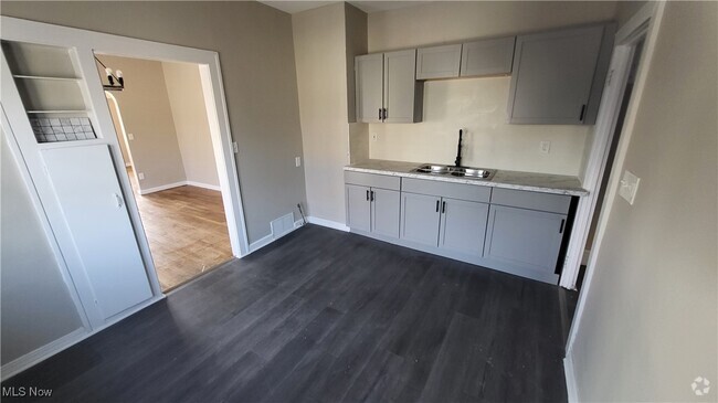 Building Photo - 14003 Mont Ave Unit Upper Rental