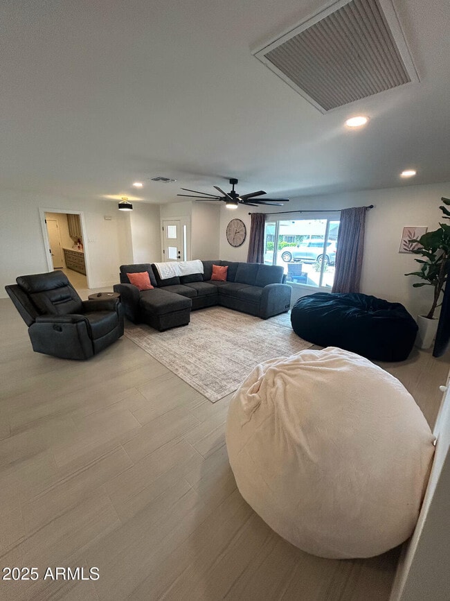 Photo - 8719 E Columbus Ave