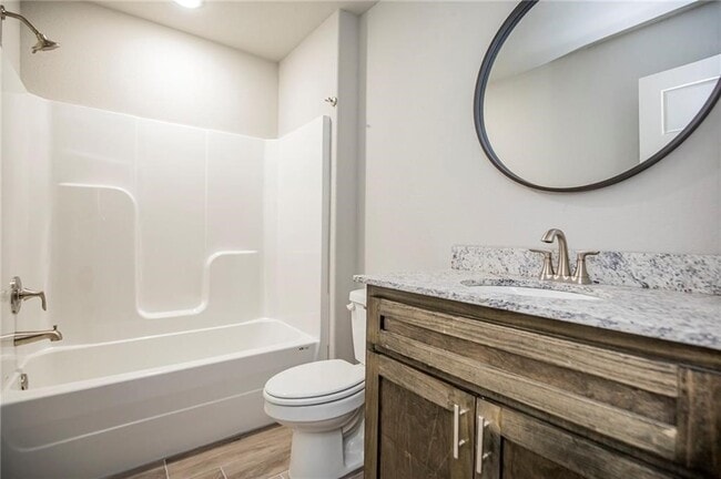 Photo - 1903 Azlin Pl Unit B