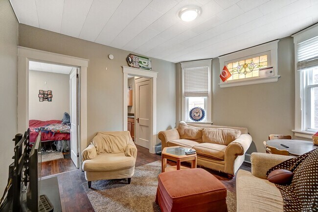 Photo - 350 Volkert St Unidad 1