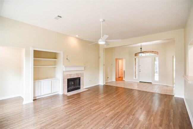 Photo - 1811 Ridgeway Trail
