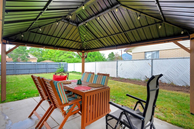 4901 S Laura Dr Unit Entire home