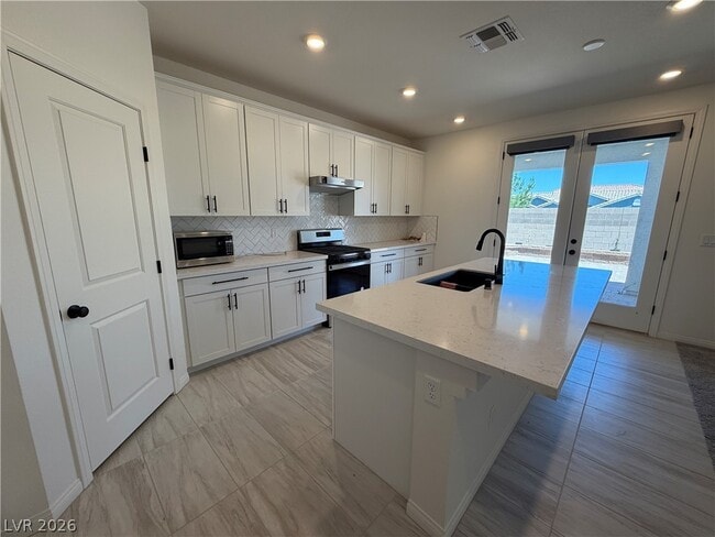 Photo - 8030 Minavalle Ave
