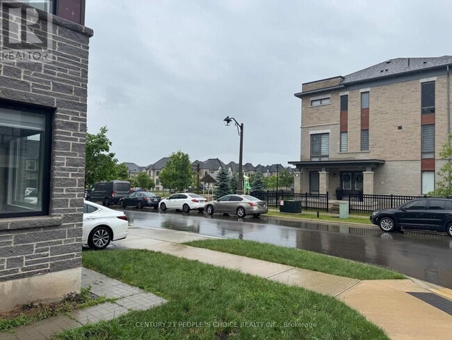 Photo - 2518 Littlefield Cres