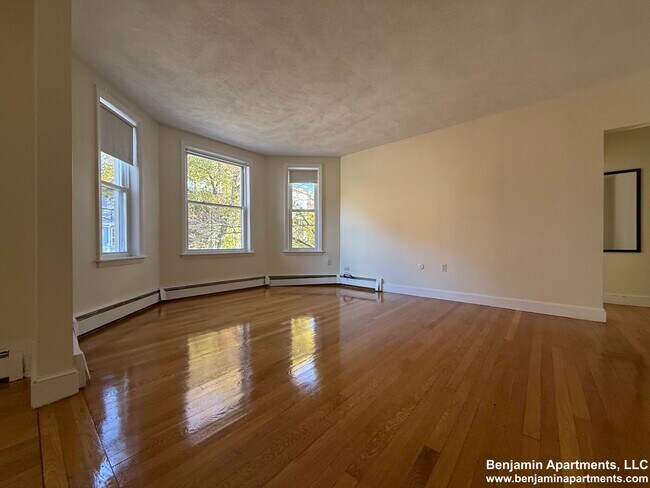 Photo - 316 Tappan St