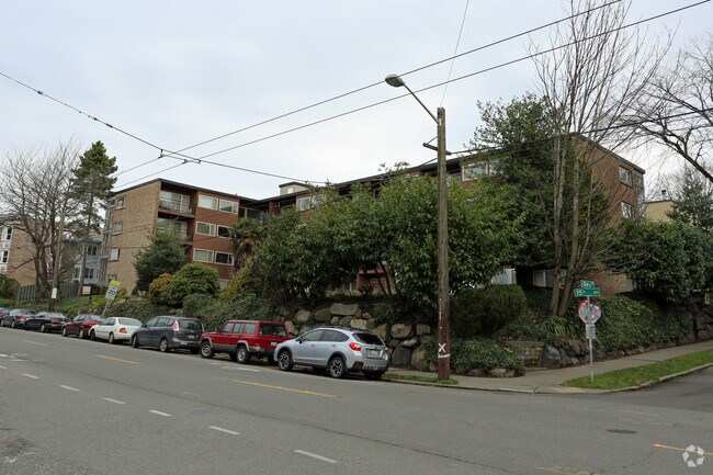 Photo - Arlis Arms Apartments