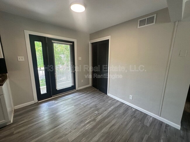 Photo - 219 N 48th St Unit 4