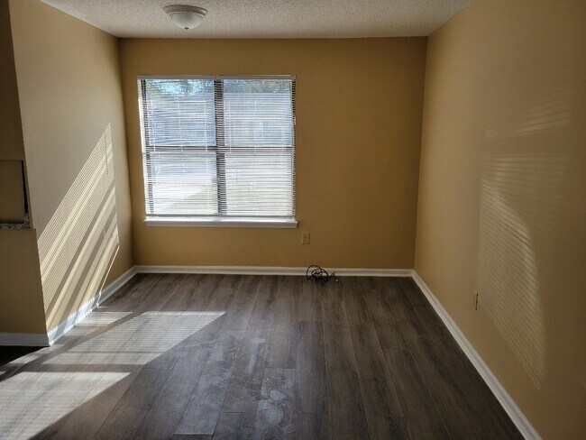 Photo - 3521 Spring Glen Ln