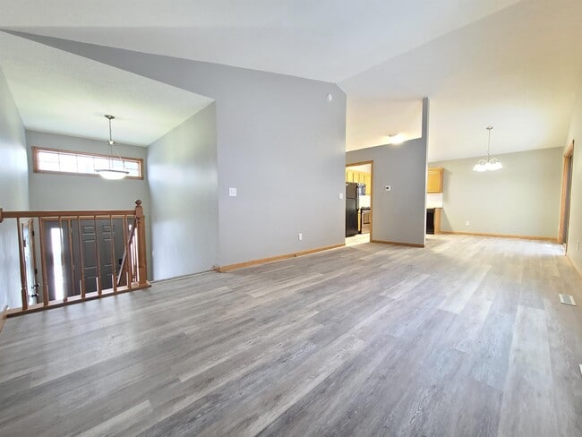 Photo - 2932 Northern Slopes Ln NE