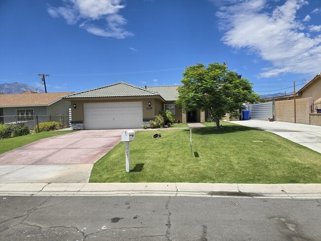 Building Photo - 15203 Avenida Ramada Rental